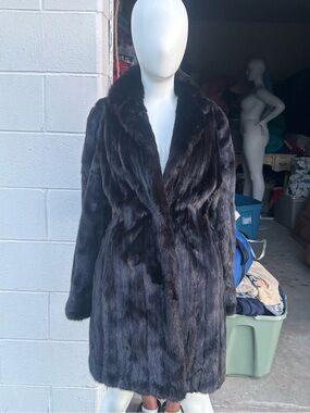 Luxurious Dark Brown mink Fur Coat